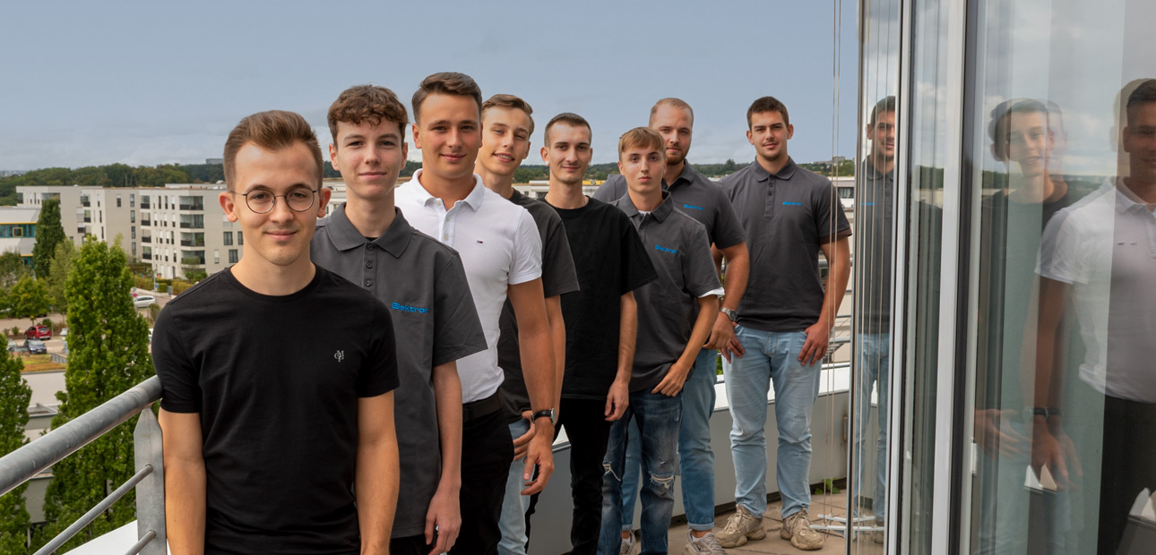 Acht neue Azubis bei Elektror